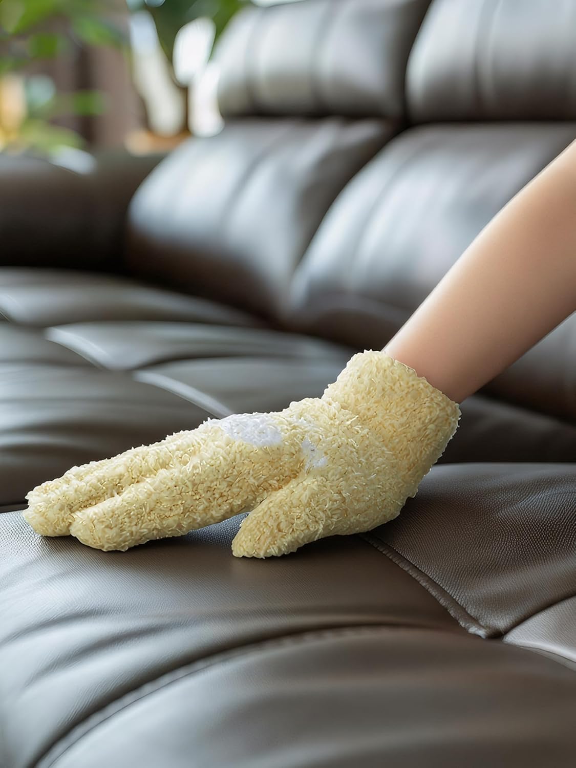 Patelai 3 Pairs Microfiber Plant Dusting Gloves Leaf Cleaning Gloves for Indoor Plants, Blinds, Furniture, House(Medium,Mint Green, Light Pink, Grass Green)