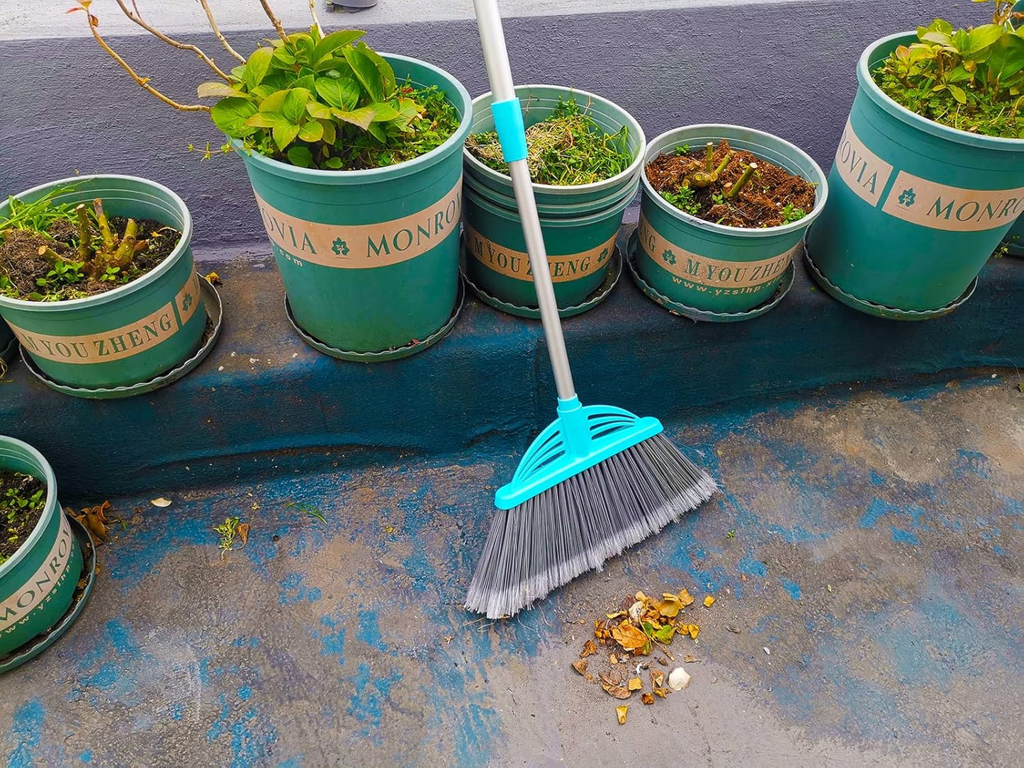 Three-Section Telescopic Aluminum Alloy Rod Long-Handled Broom (Light Blue)