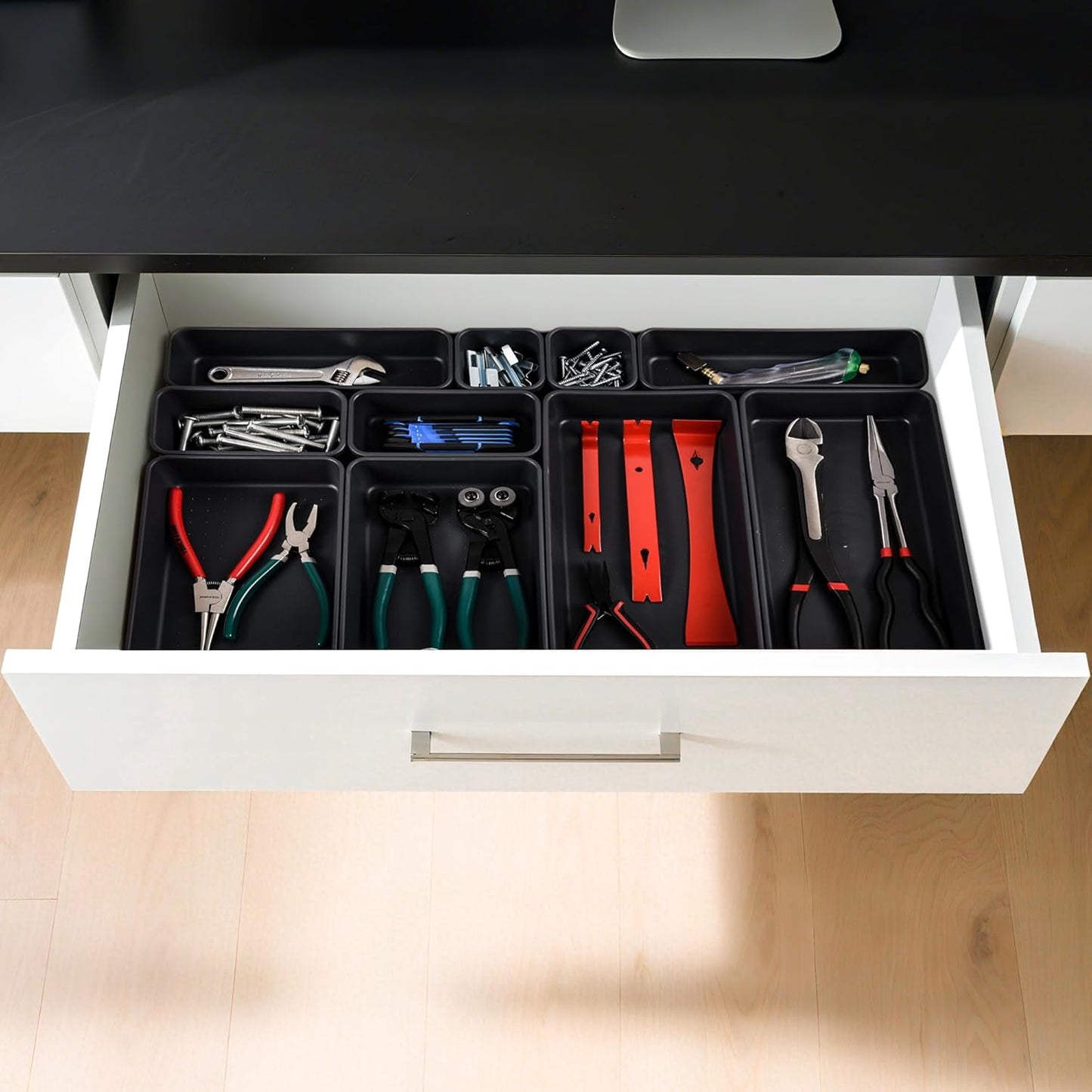 69PCS Large Plastic Interlocking Drawer Organizer, 5 Sizes Versatile Desk Drawer Organizer Trays, Drawer Dividers, Organization and Storage Bins for Tools,Office,Jewelries,Kitchen Utensils and Makeup