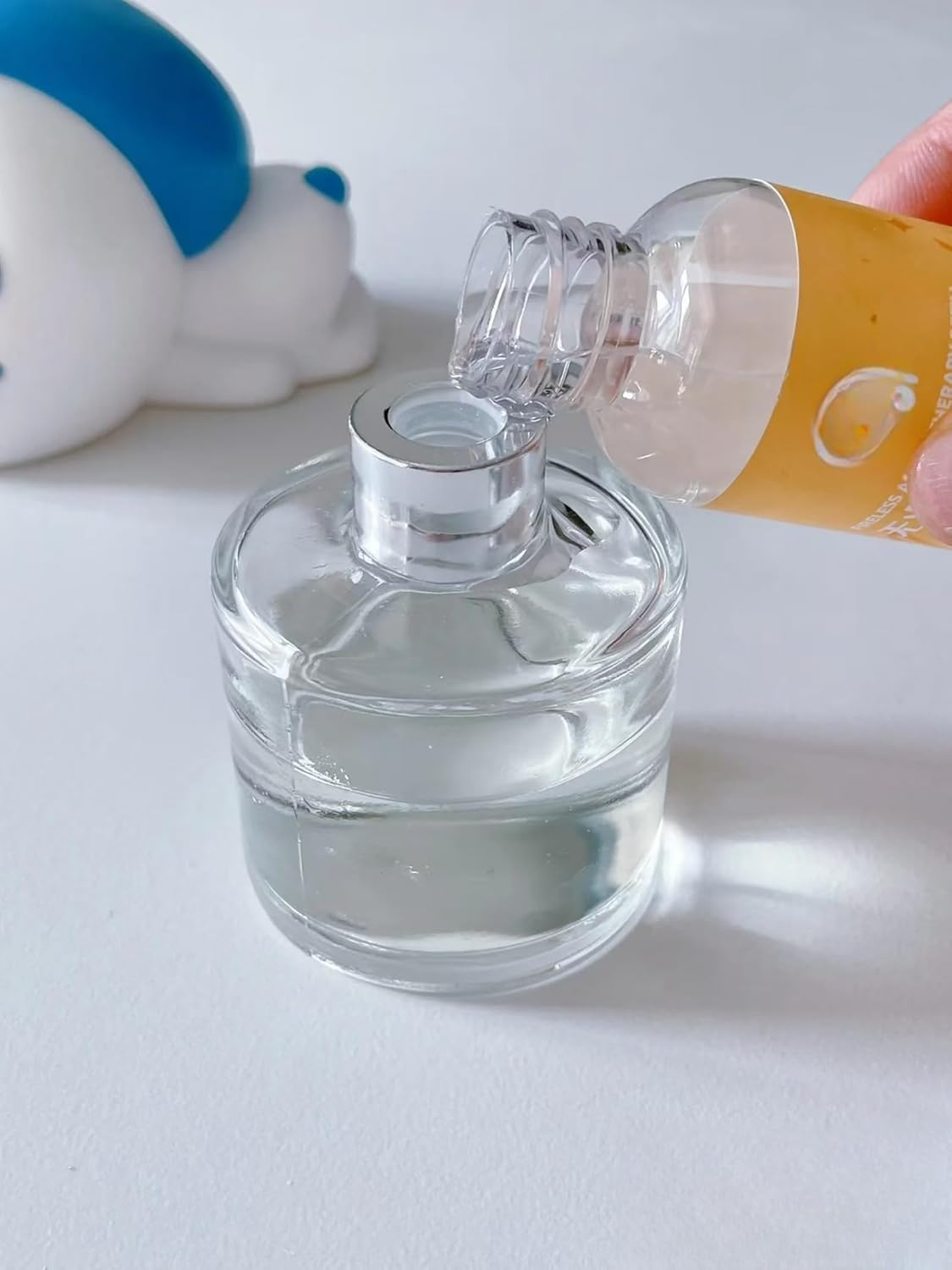 2 PCS Reed Diffuser Bottles Empty, 10Pcs Reed Diffuser Stick, Diffuser Bottle Capacity 50ml (1.7oz) Diffuser Stick 3.5mm-190mm, Suitable for Home, Hotel, Restaurant, Office Aromatherapy Tasks