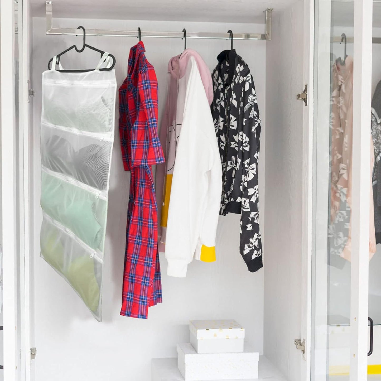 Bra laundry bags for washing machine, 2pc, Holds 8 D-F cups sizes, Cleans, Drys, Storage and Dust-proof 4-in-1, Cleans Better Than a Single Laundry Bag