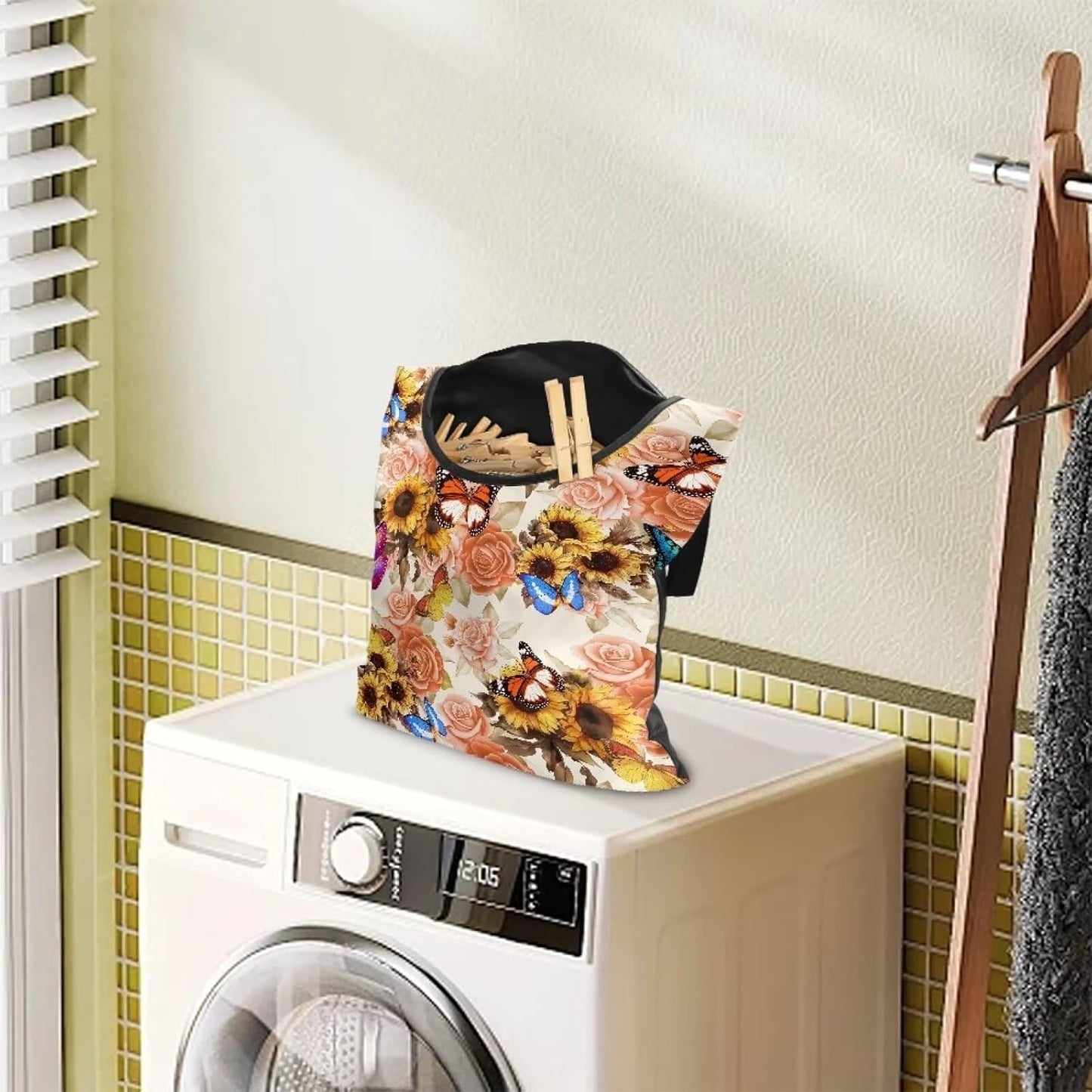 Butterfly Clothespin Bag with Hanging Sunflowers Rose Hook Waterproof Clothes Pin Hanging Bag Space-Saving Clothespin Storage Organize Clothespin Bag for Clothesline Outdoor