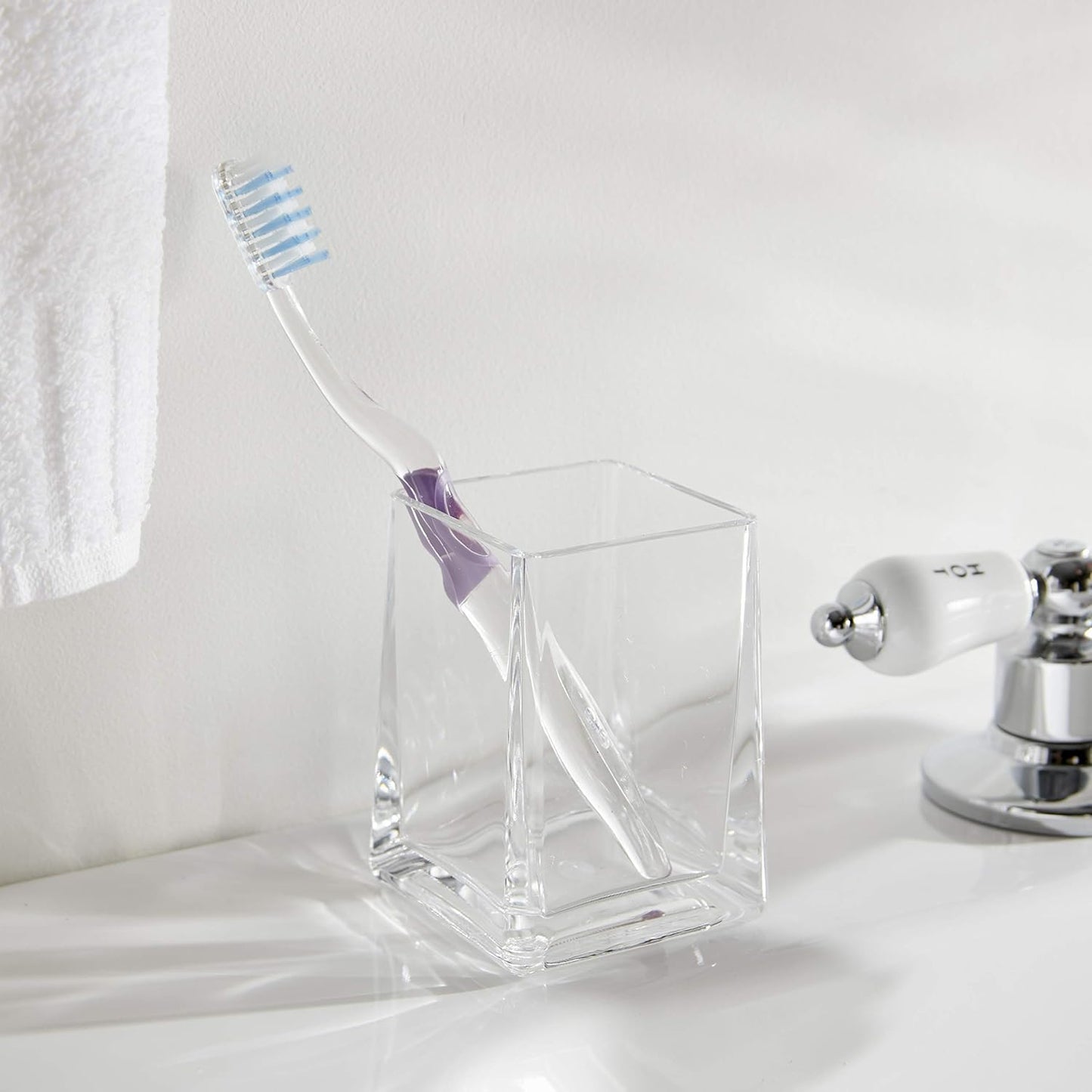 Huang Acrylic Clear Square Tapered Bathroom Toothbrush Holder/Tumbler | Easy to Clean Durable Acrylic | Single Piece Set