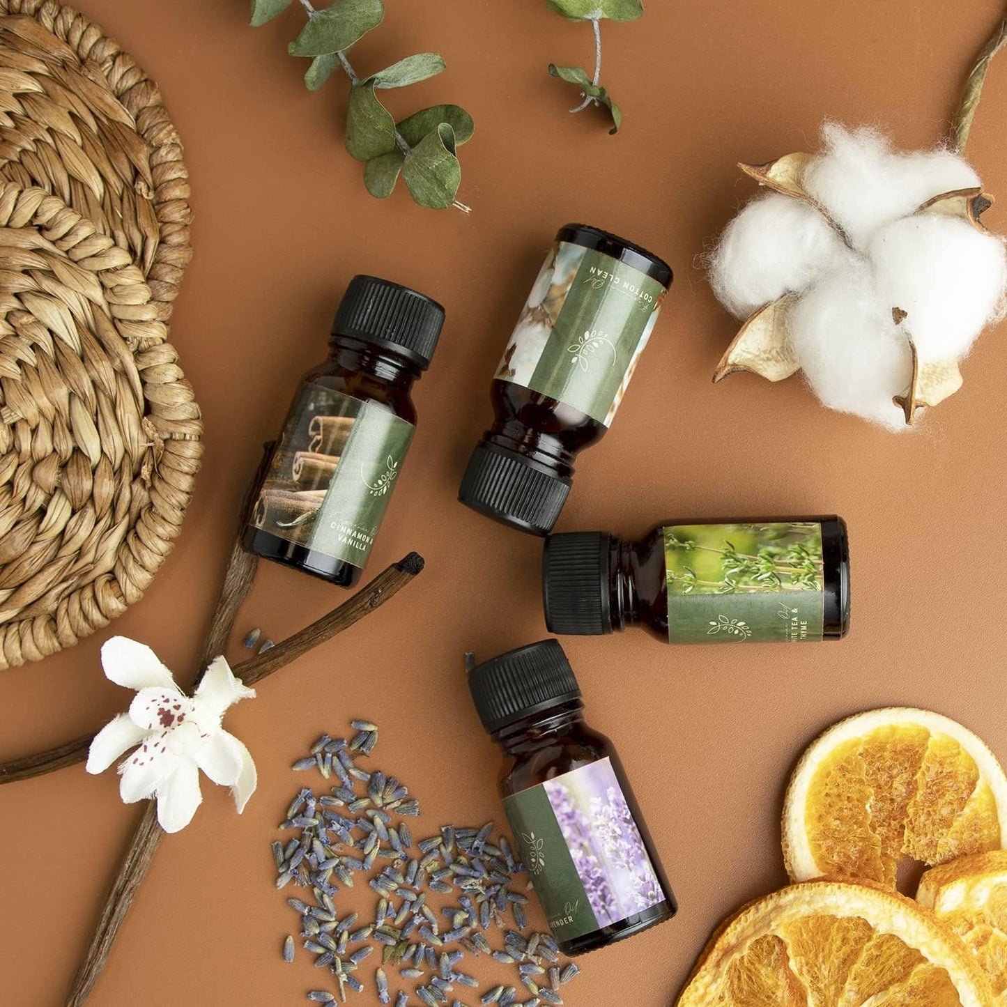 Hearth & Harbor Organic Soy Candle Wax for Candle Making, 2 lbs Natural Candles Making Supplies, Beeswax-Free, Paraffin-Free, Pure Soy Wax Flakes Perfect for Candles, Tealights and Melts